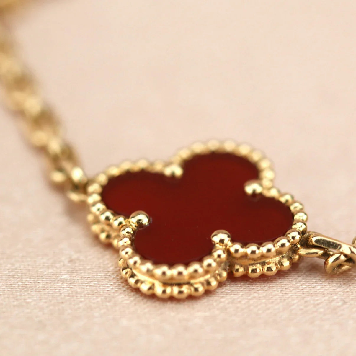 [ORA] CLOVER 5 MOTIF RED CORNELIAN BRACELET COLLECTION