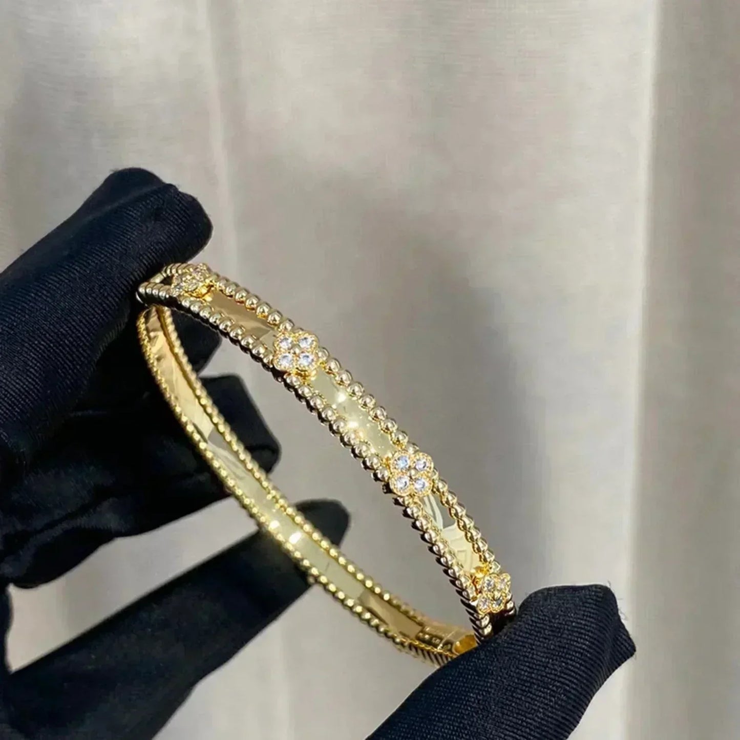 [ORA]CLOVER BRACELET 4MM DIAMONDS