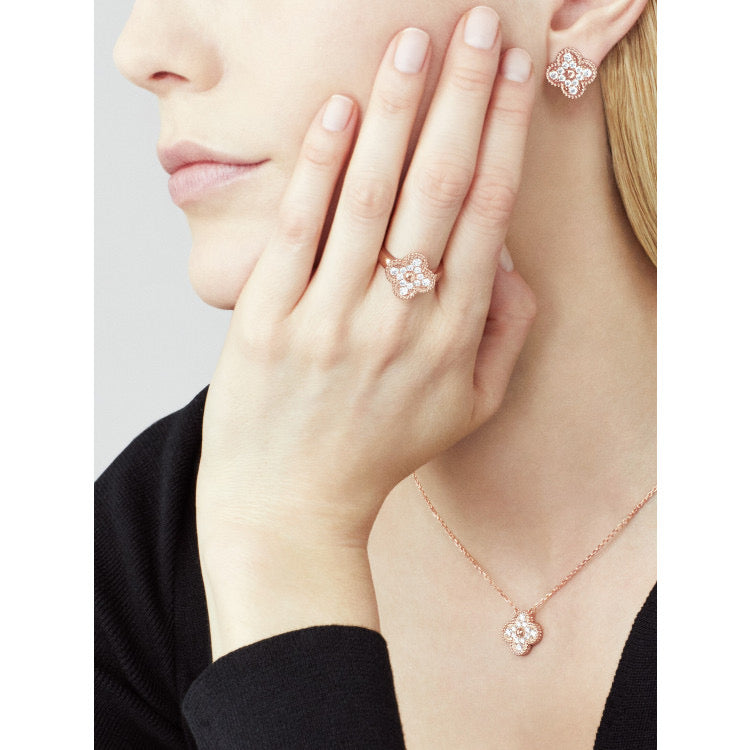 [ORA]CLOVER 15MM DIAMOND SINGLE FLOWER NECKLACE