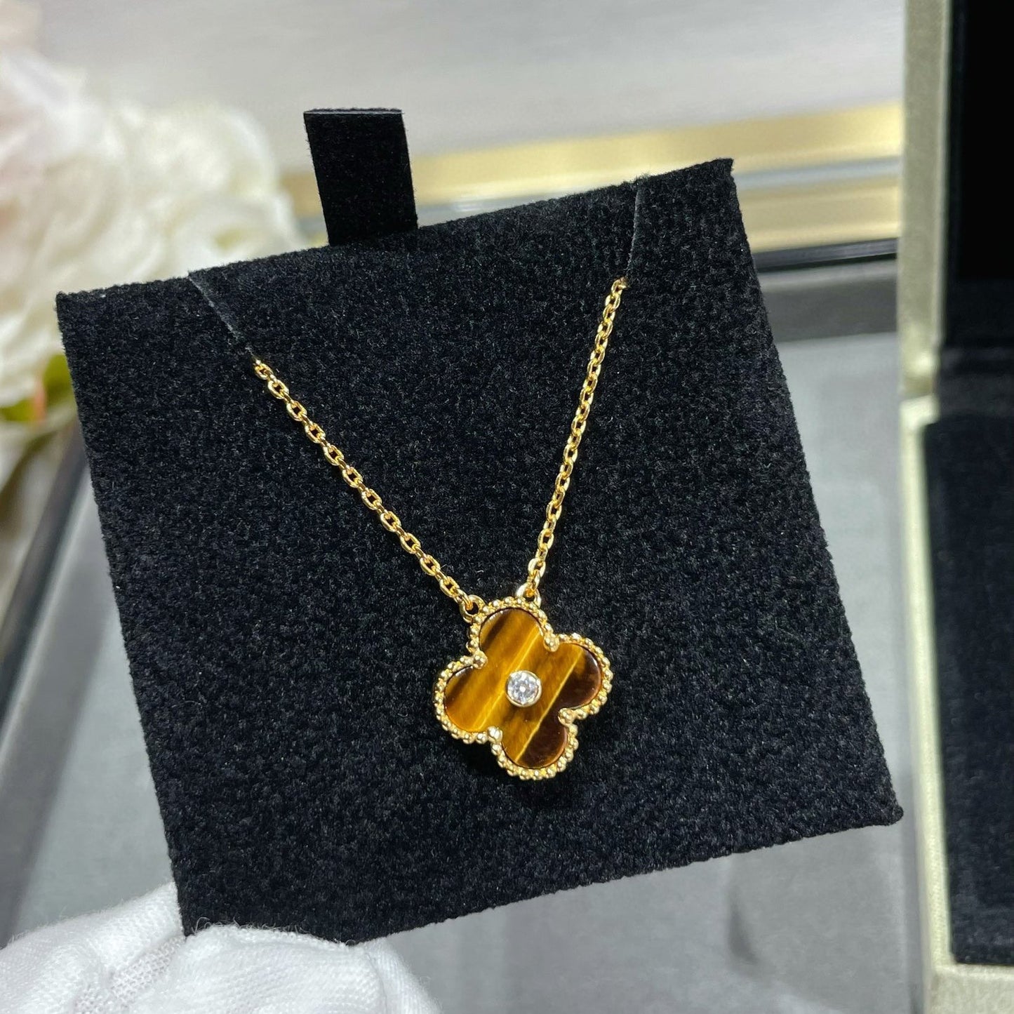 [ORA]CLOVER 15MM DIAMOND AND YELLOW TIGER'S EYE AGATE necklace