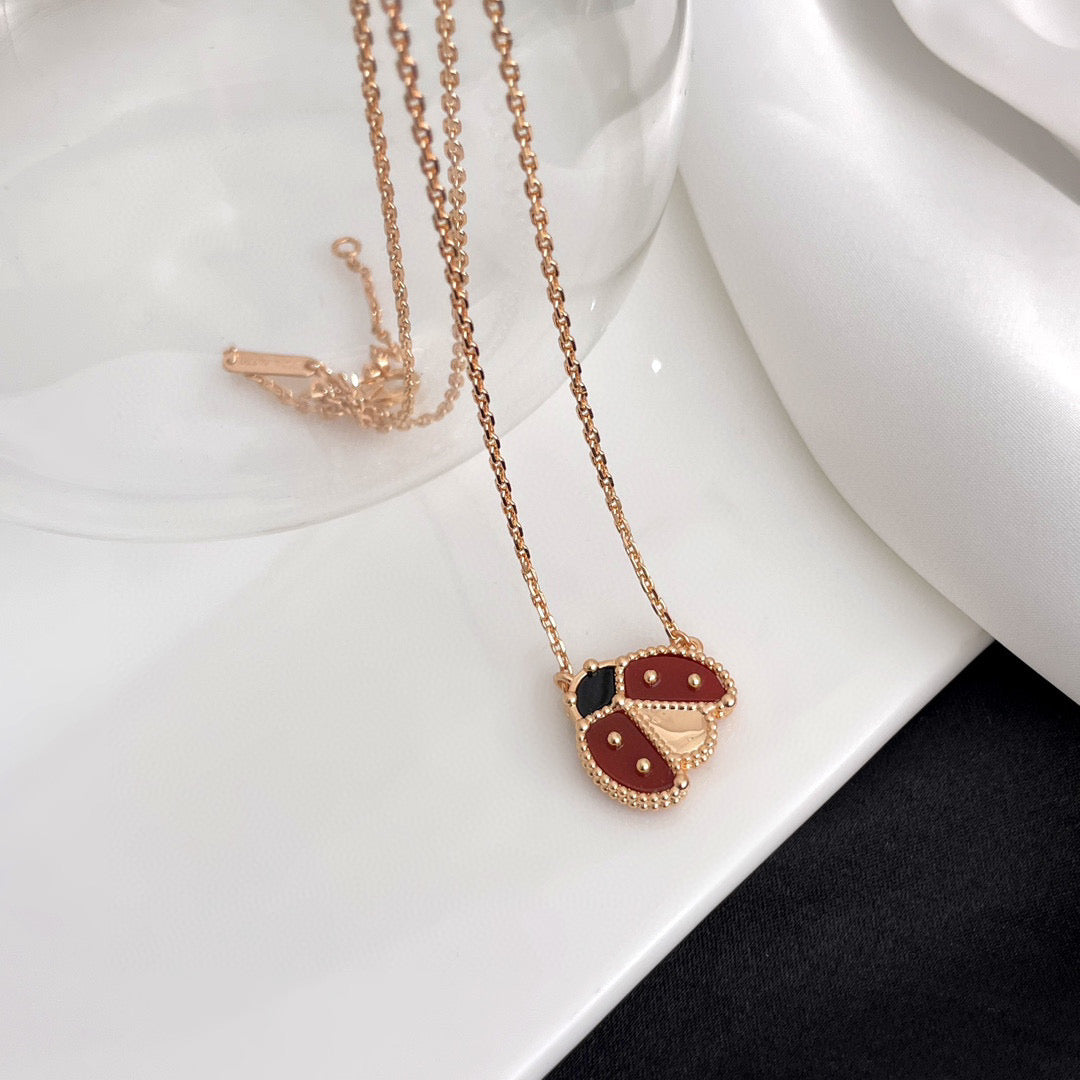 [ORA]LUCKY  CARNELIANS LADYBUG NECKLACE