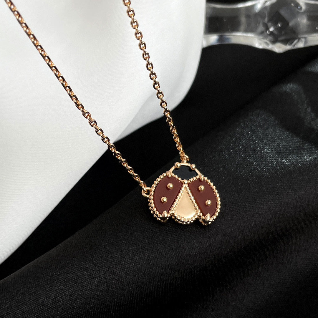 [ORA]LUCKY  CARNELIANS LADYBUG NECKLACE