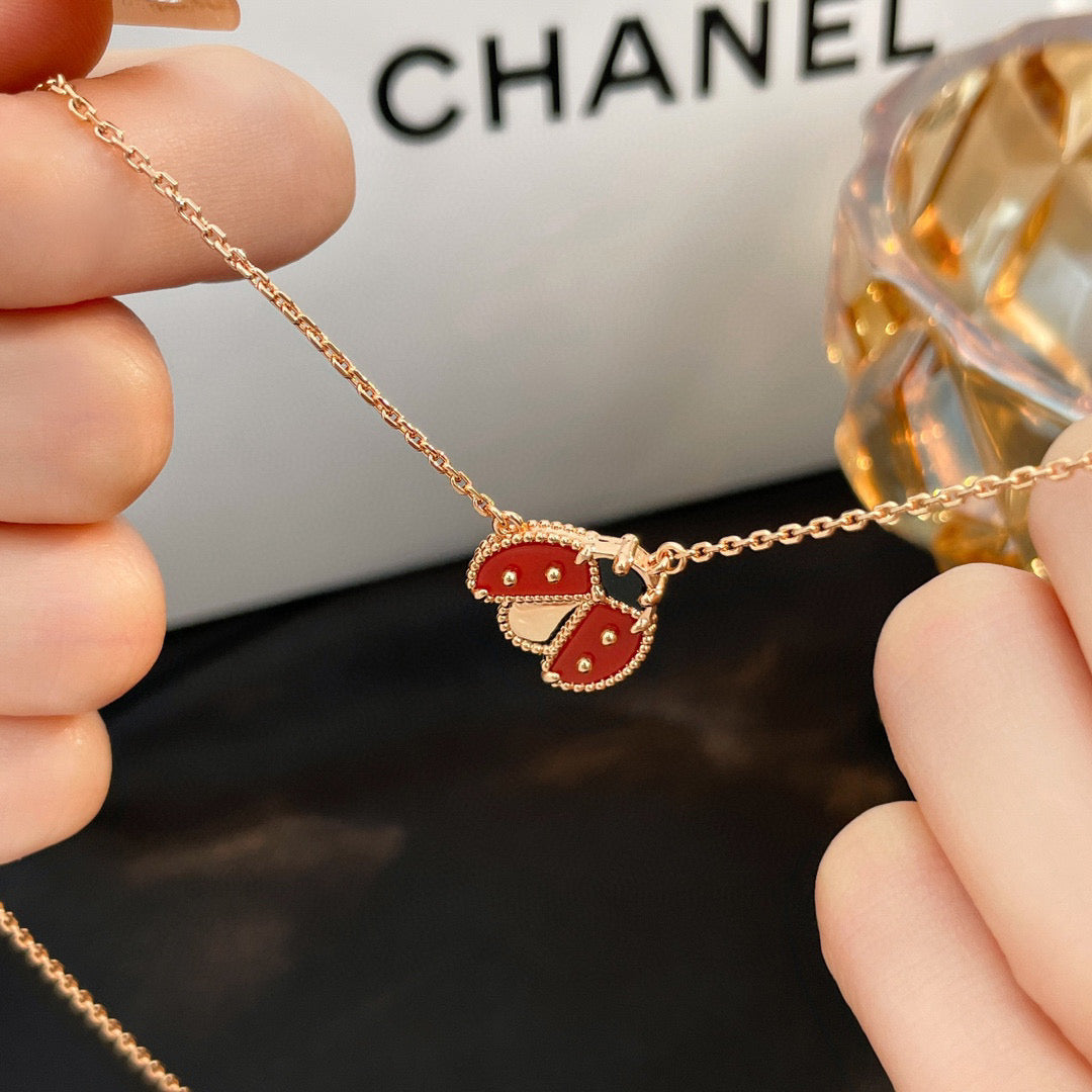 [ORA]LUCKY  CARNELIANS LADYBUG NECKLACE