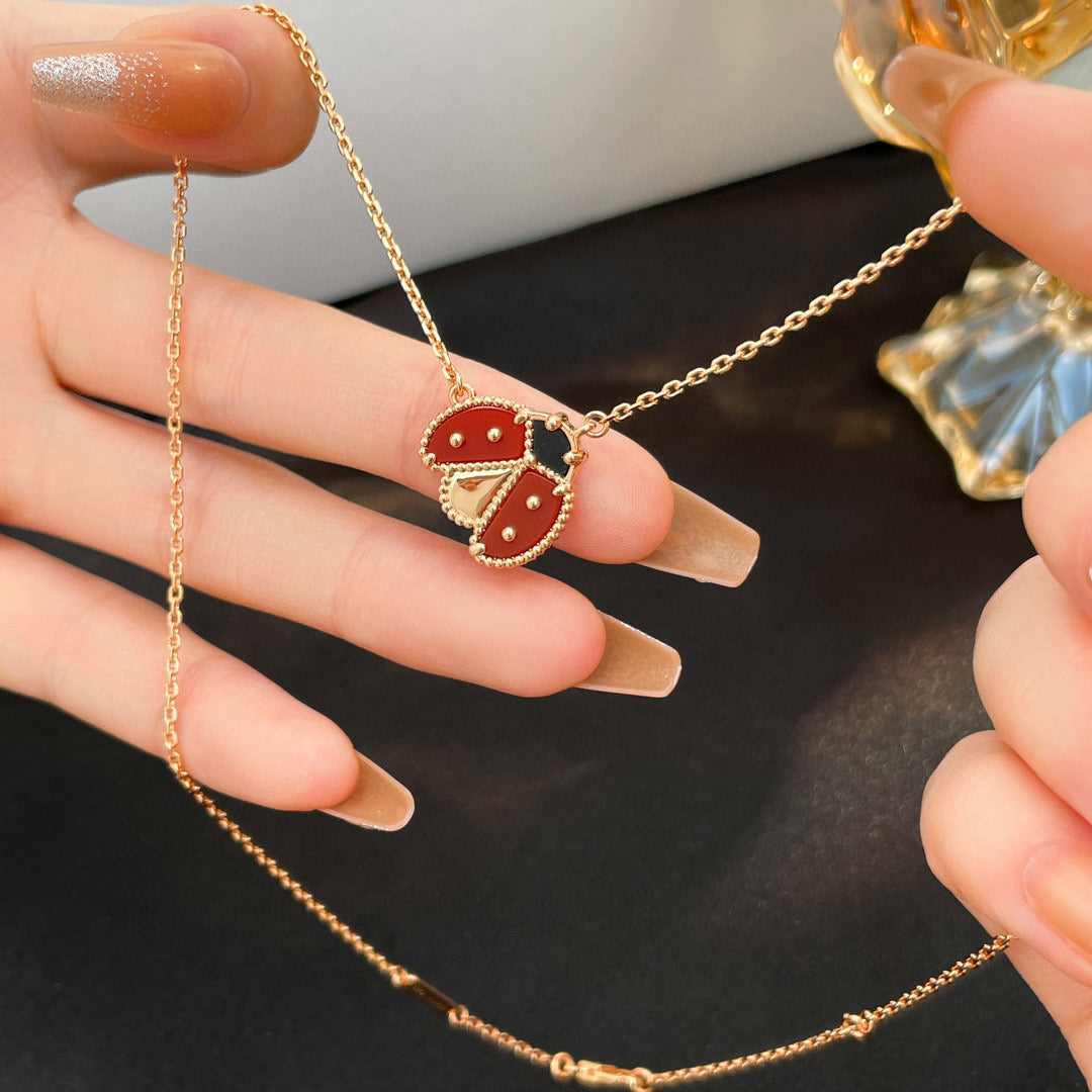 [ORA]LUCKY  CARNELIANS LADYBUG NECKLACE