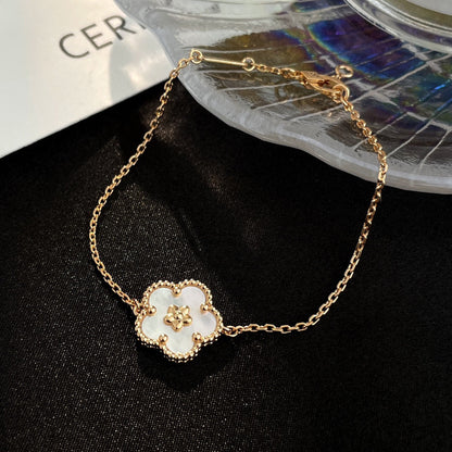 [ORA]LUCKY WHITE MOP PLUM BLOSSOM  BRACELET