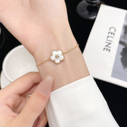 [ORA]LUCKY WHITE MOP PLUM BLOSSOM  BRACELET