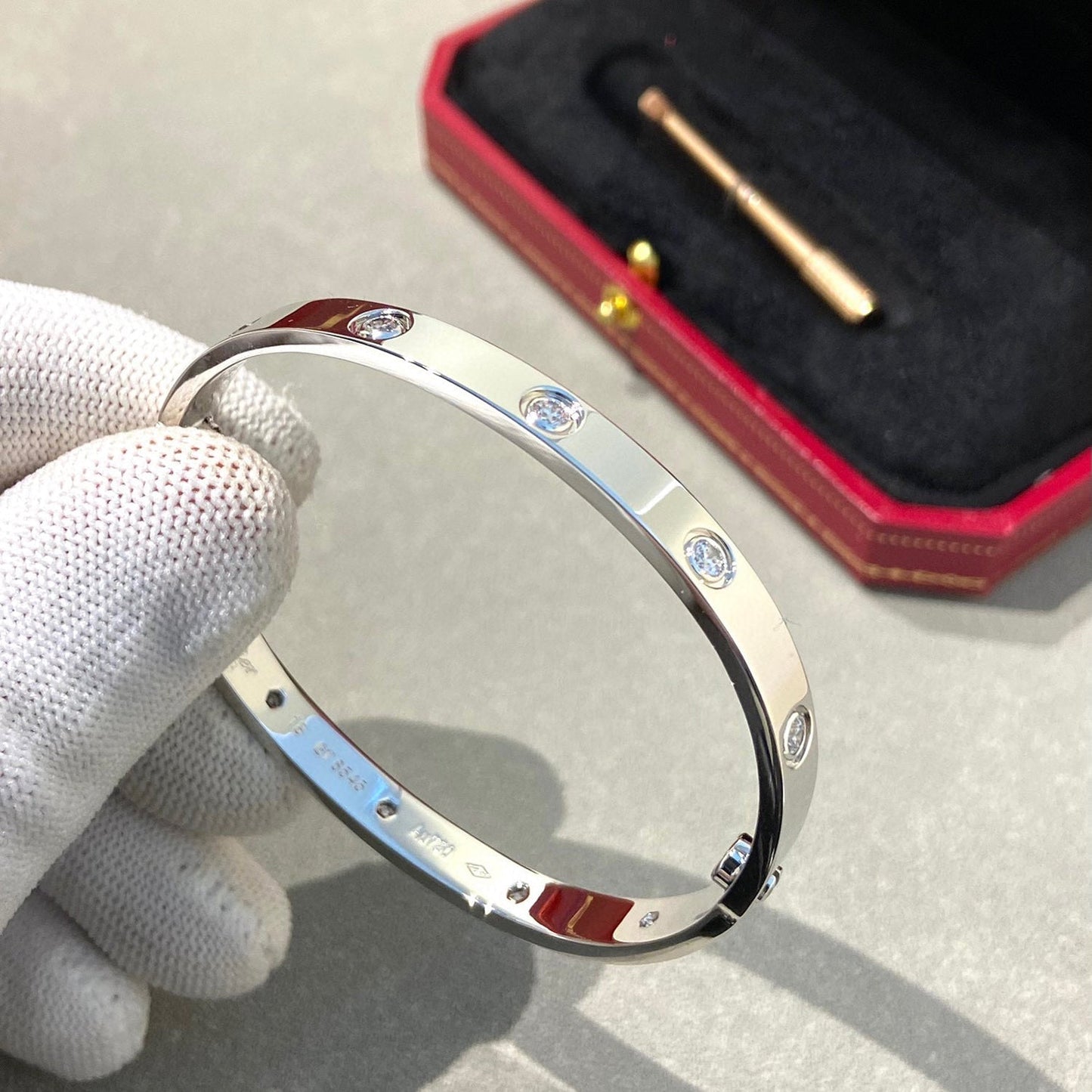 [ORA]LOVE BRACELET 6.1MM 10 DIAMONDS