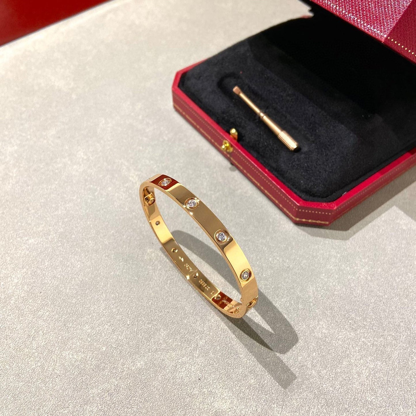 [ORA]LOVE BRACELET 6.1MM 10 DIAMONDS