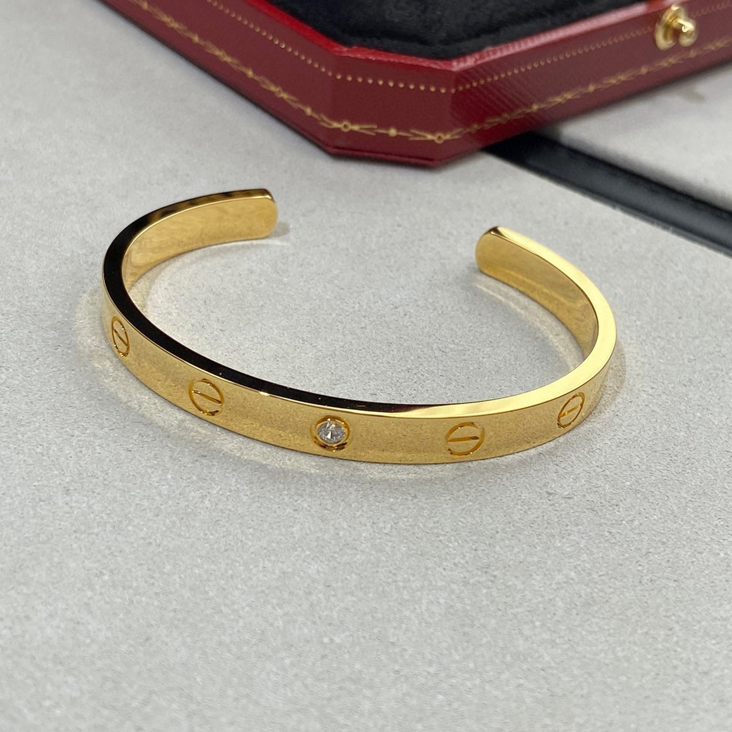 [ORA]LOVE BRACELET 6.1MM 1 DIAMOND OPEN CUFF