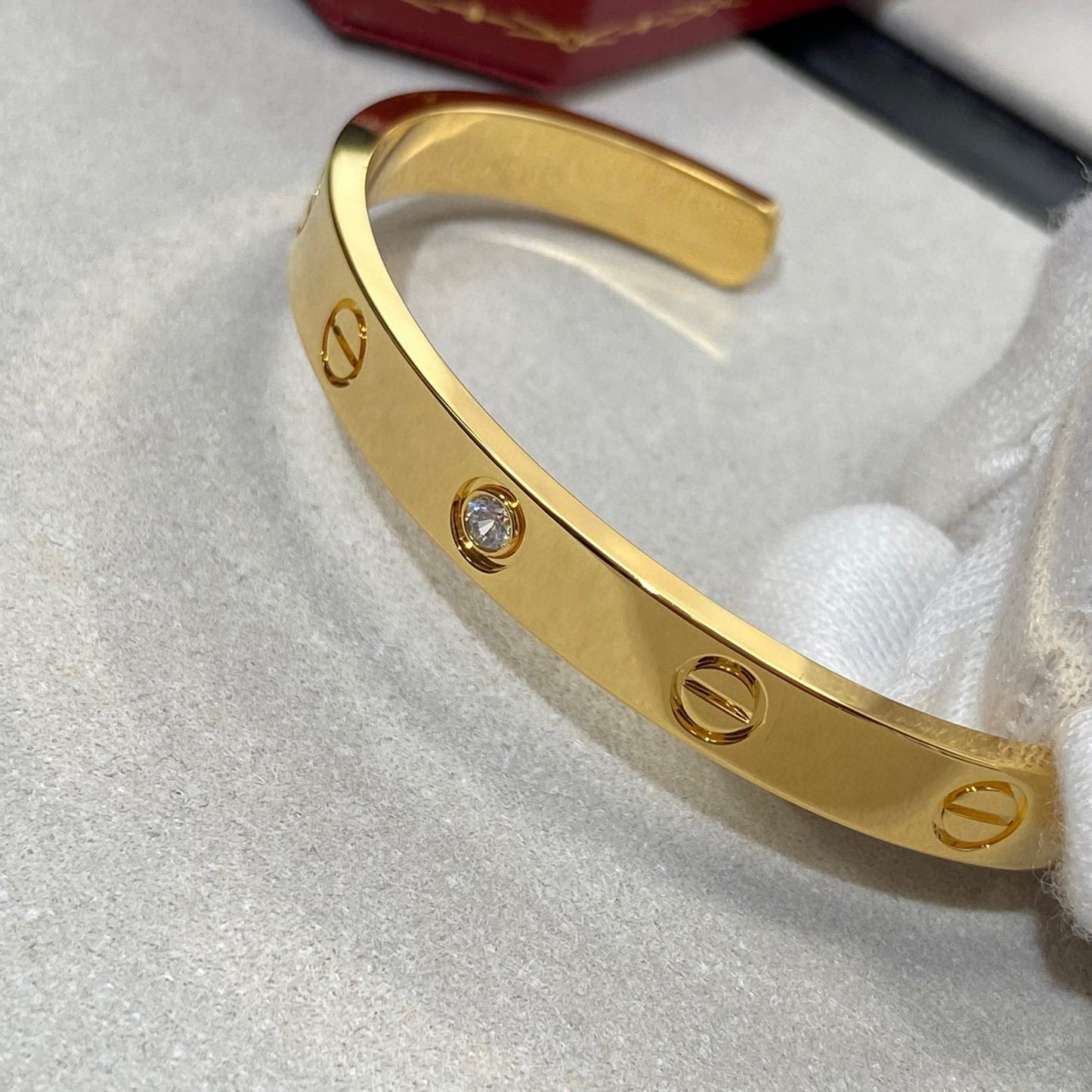 [ORA]LOVE BRACELET 6.1MM 1 DIAMOND OPEN CUFF