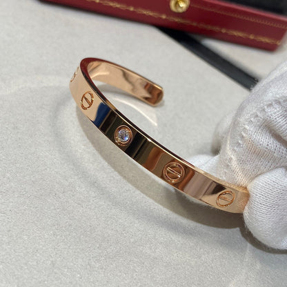 [ORA]LOVE BRACELET 6.1MM 1 DIAMOND OPEN CUFF