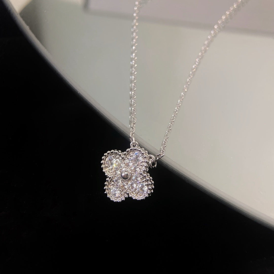 [ORA]CLOVER 15MM DIAMOND SINGLE FLOWER NECKLACE
