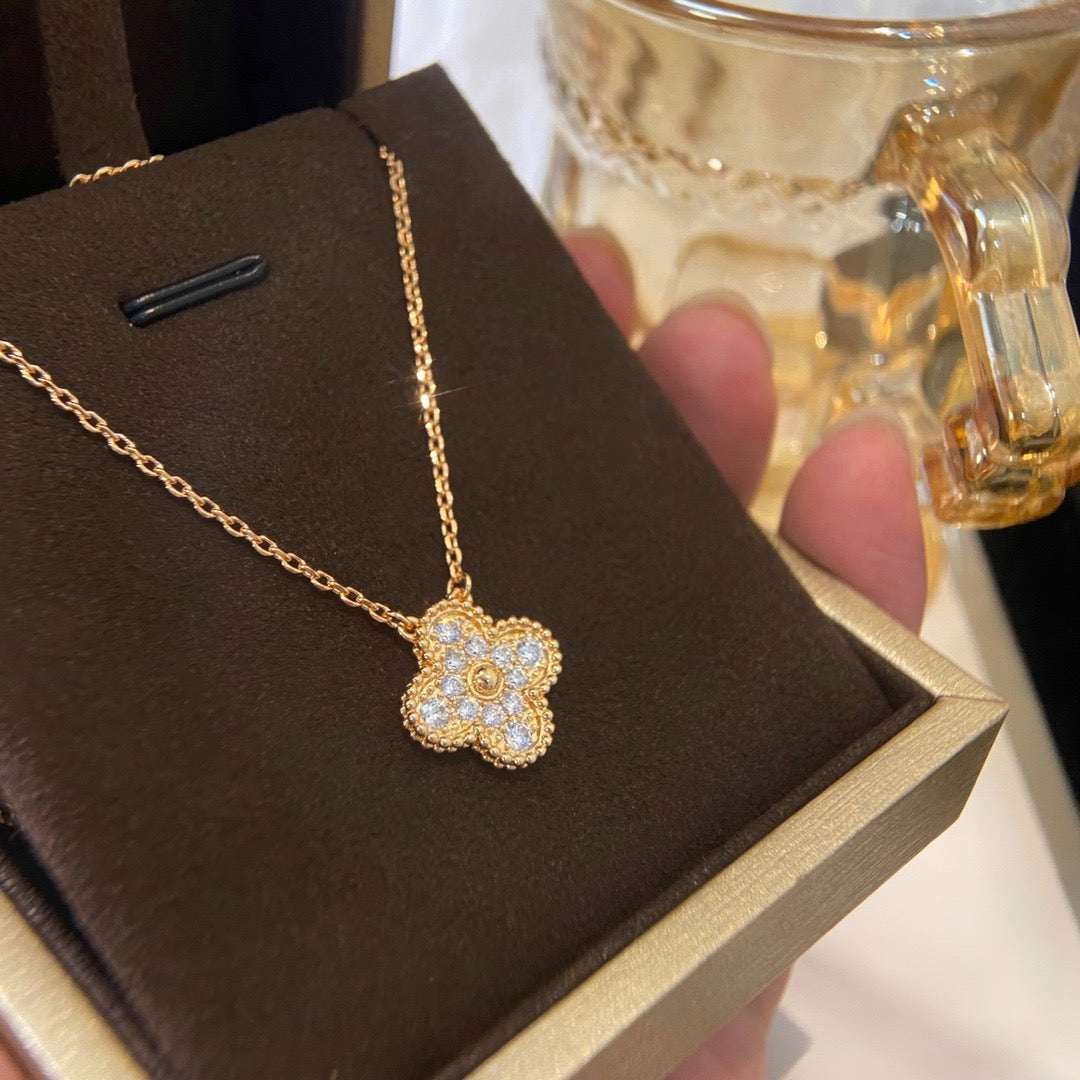 [ORA]CLOVER 15MM DIAMOND SINGLE FLOWER NECKLACE