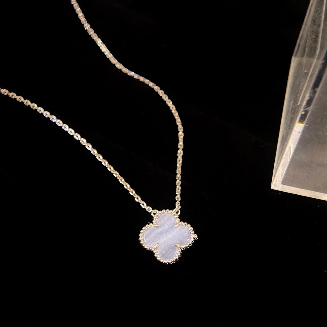 [ORA]CLOVER 15MM BLUE CHALCEDONY NECKLACE SILVER
