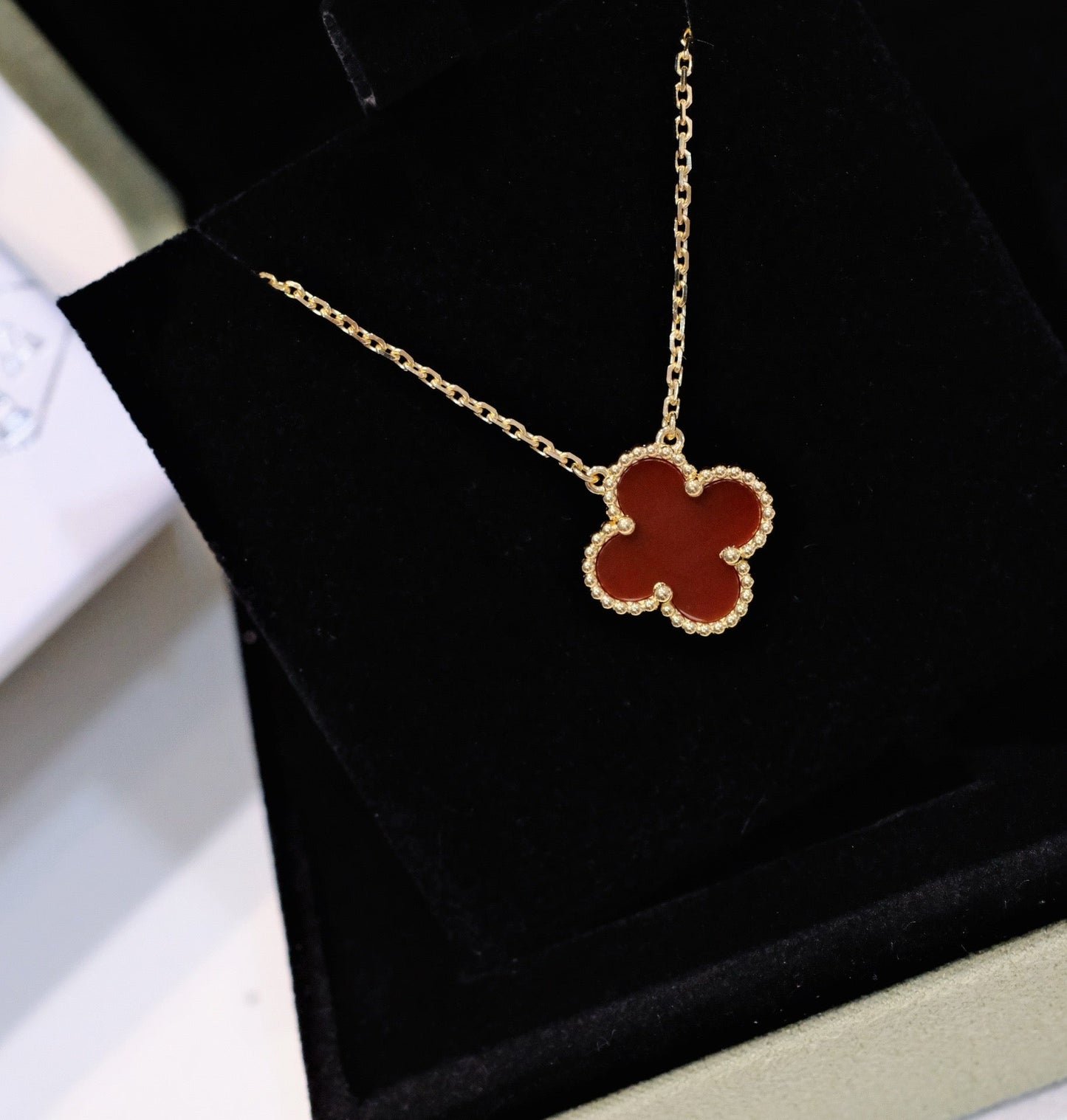 [ORA]CLOVER 15MM CARNELIAN SINGLE FLOWER NECKLACE