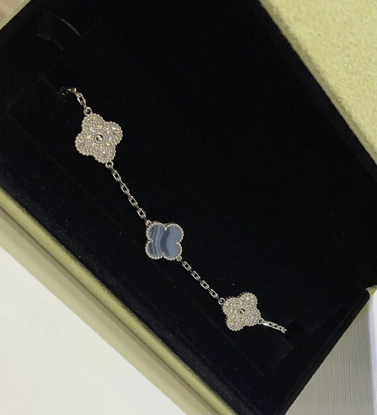[ORA] CLOVER 5 MOTIF PURPLE CHALCEDONY BRACELET COLLECTION