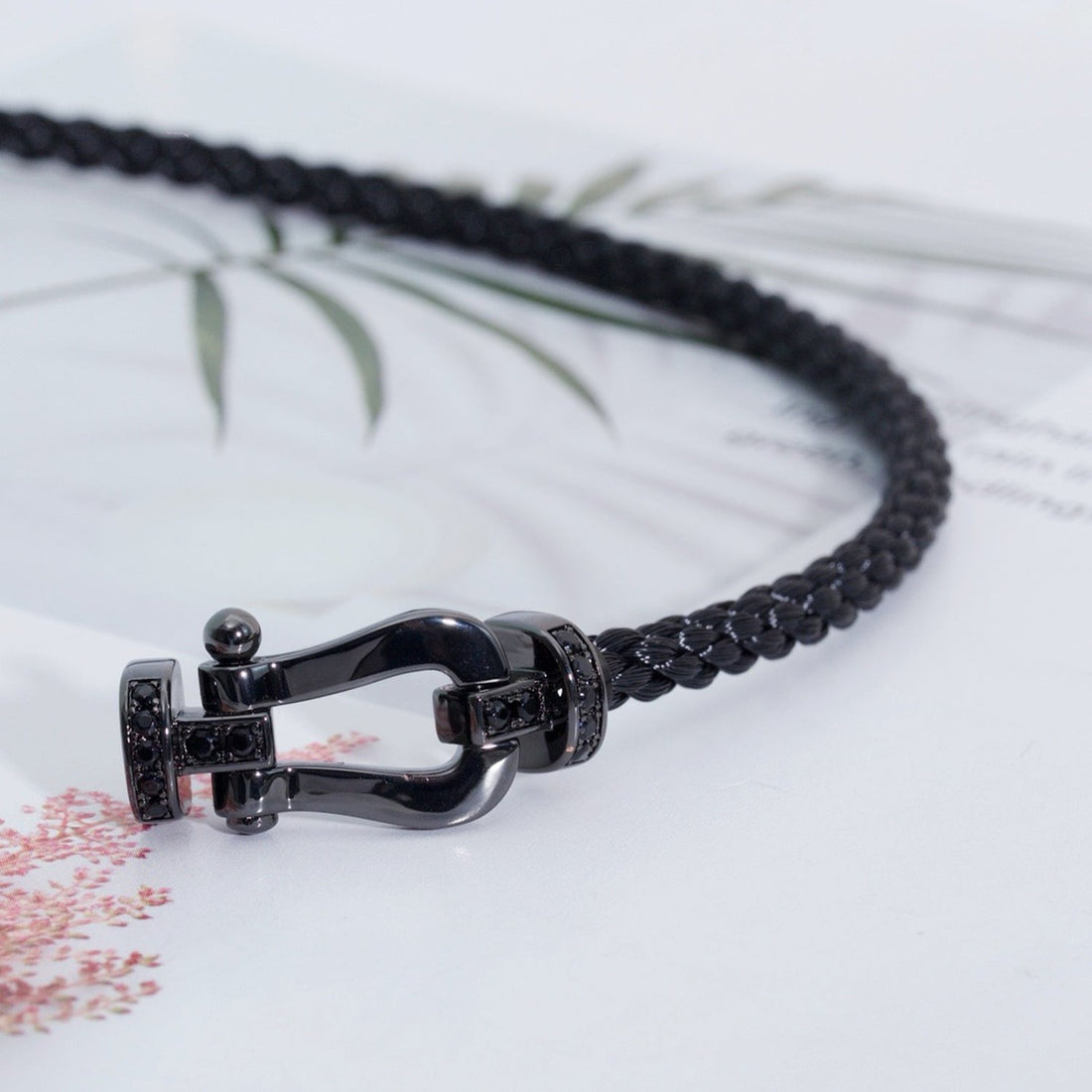 [ORA]FORCE GROSSE SERIE HUFEISEN BLACK SAMURAI ARMBAND