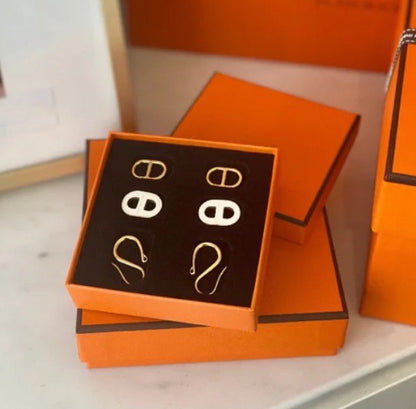 [ORA]HM O'MAILLON GOLD EARRINGS