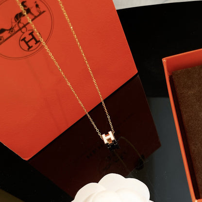 [ORA]H WHITE SQUARE GOLD NECKLACE