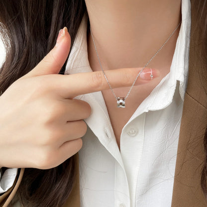 [ORA]BEE MINI PEDANT DIAMOND NECKLACE