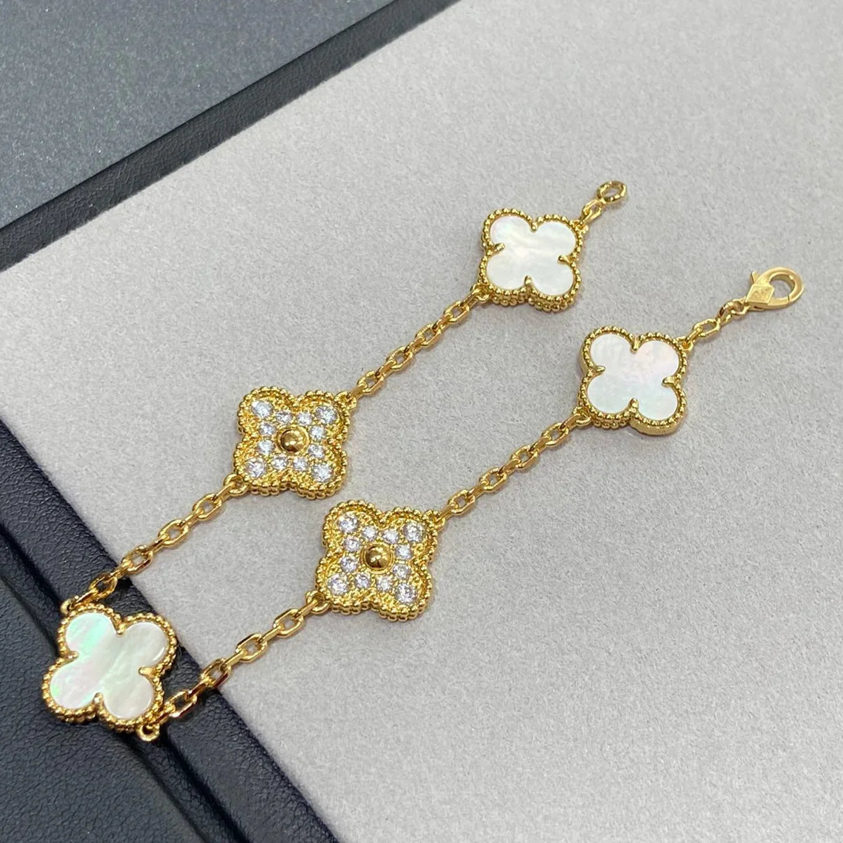 [ORA]CLOVER WHITE PEARL MOP 5 MOTIF BRACELET COLLECTION