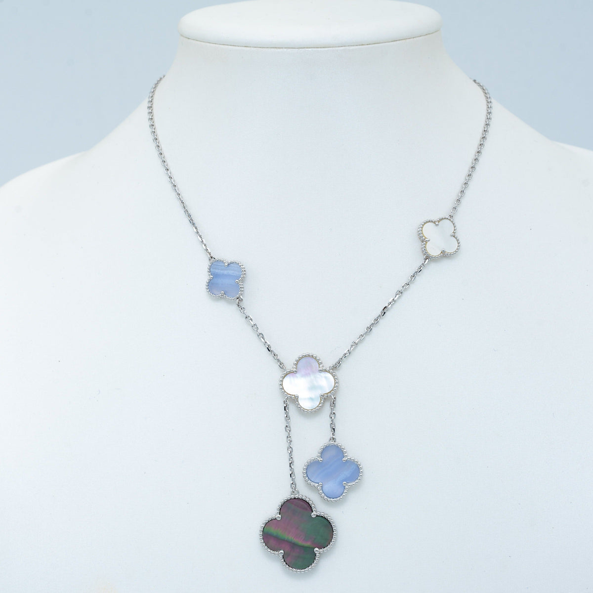 [ORA]CLOVER MOP CHALCEDONY HALSKETTE SILBER 6 MOTIVE