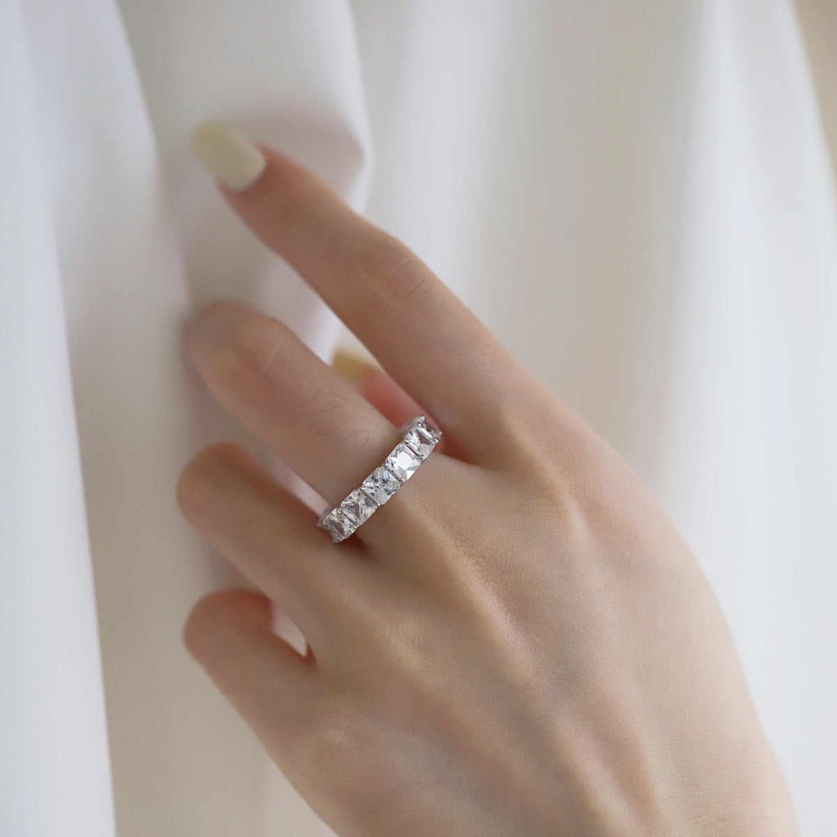 [ORA ]Elegant Princess Cut Tennis Ring