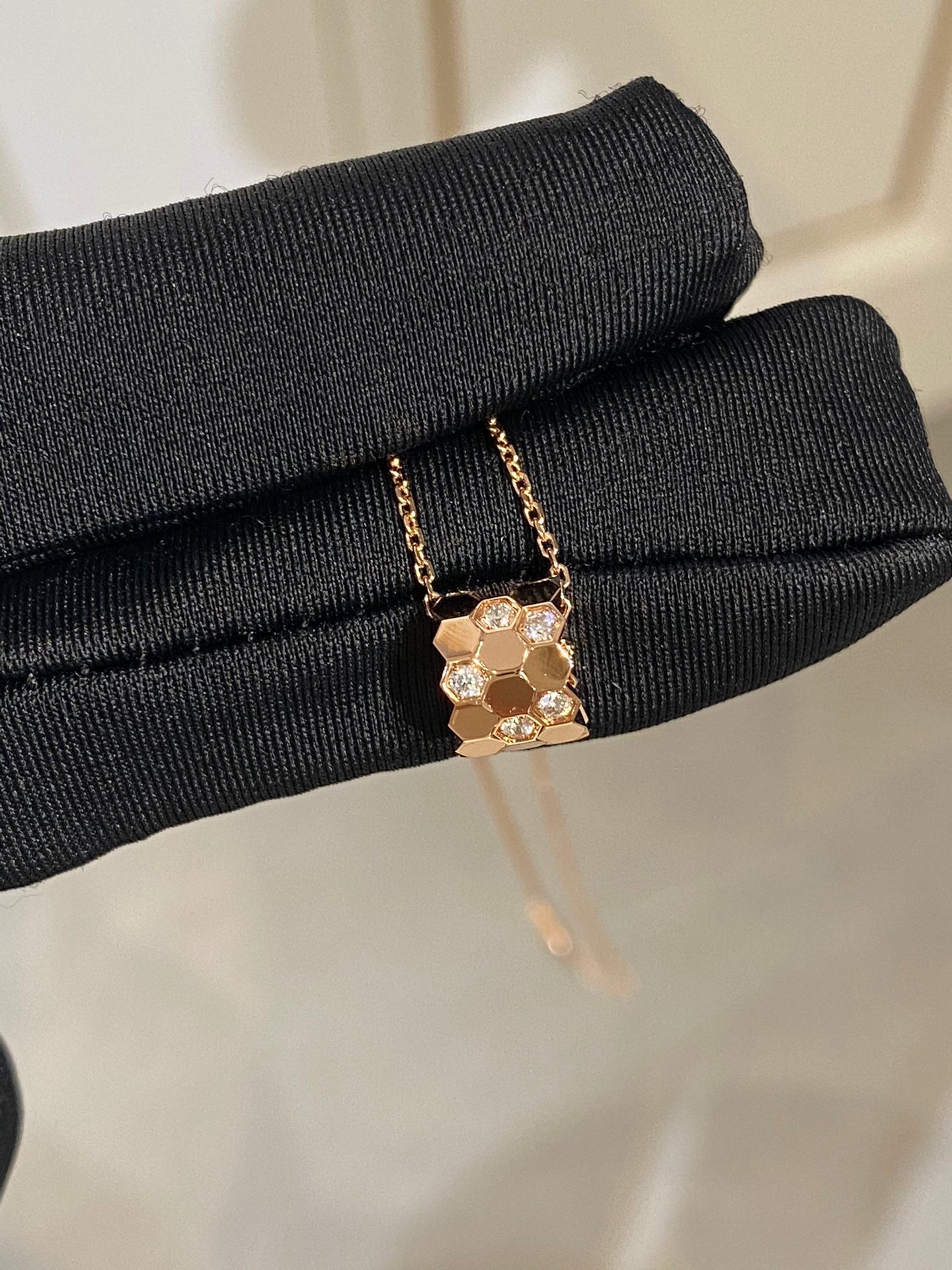 [ORA]BEE LOVE DIAMOND NECKLACE