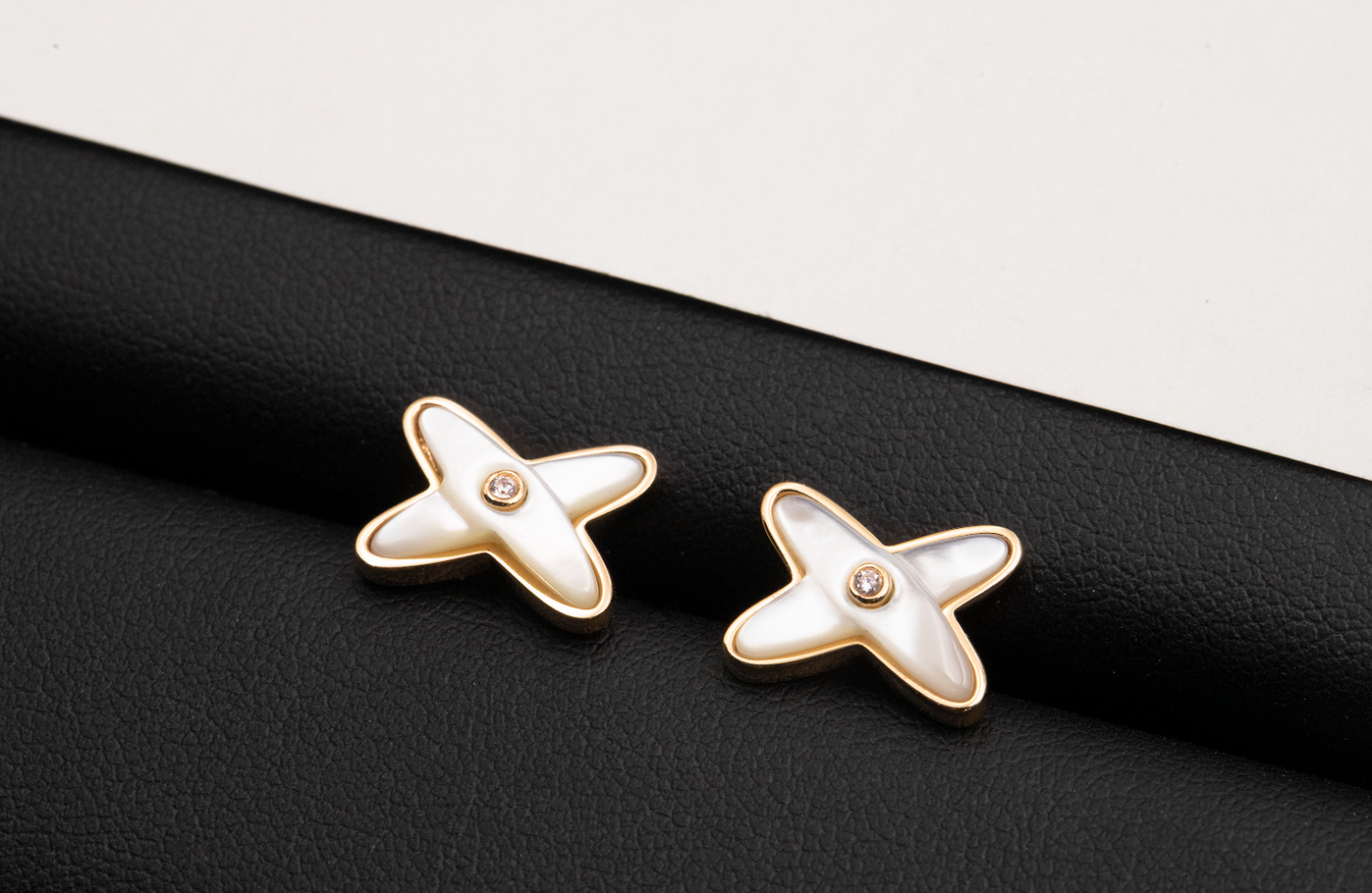 [ORA]JEUX DE WHITE MOP ROSE GOLD DIAMOND EARRINGS
