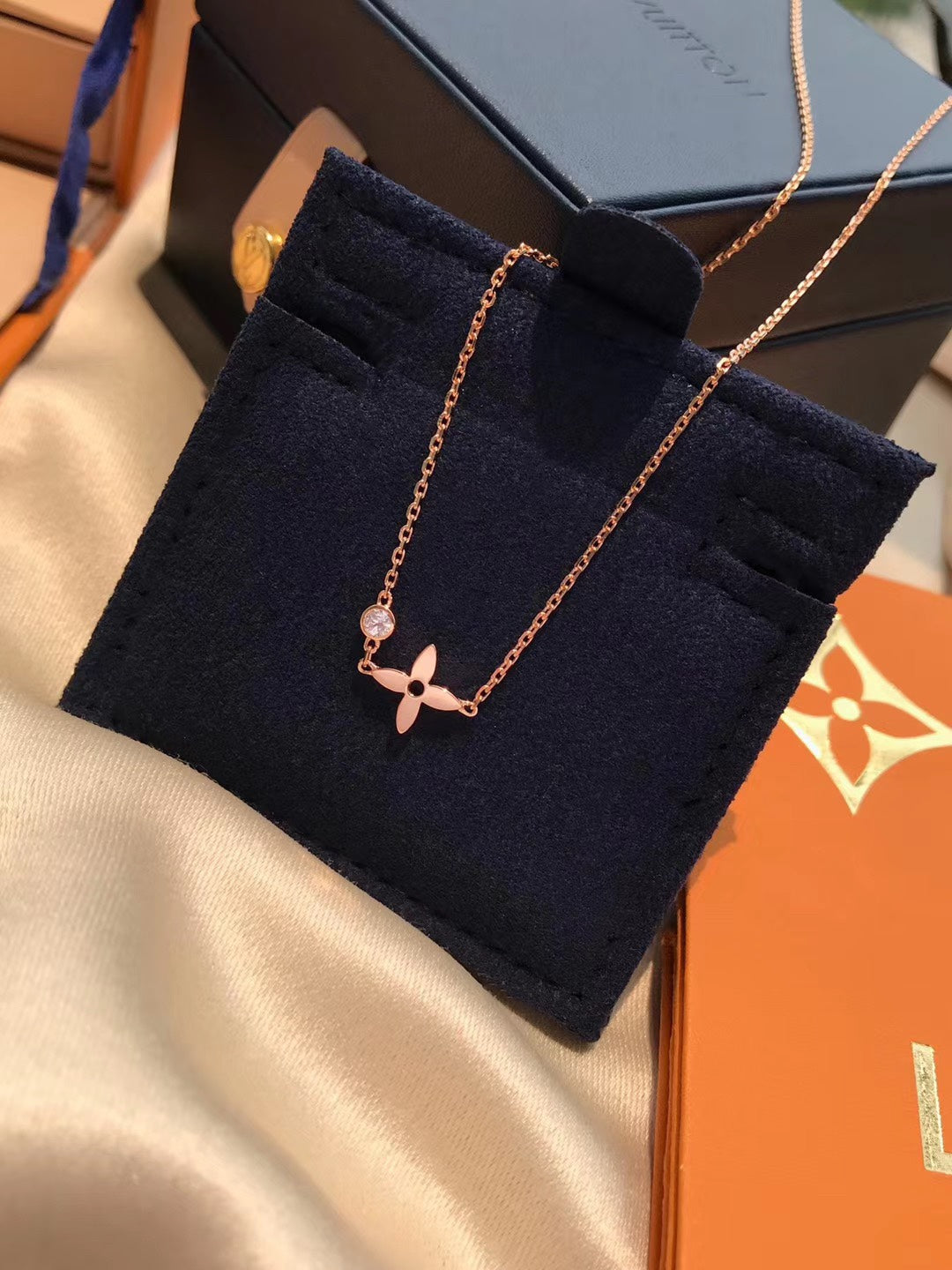 [ORA]BLOSSOM PENDANT PINK GOLD AND DIAMOND