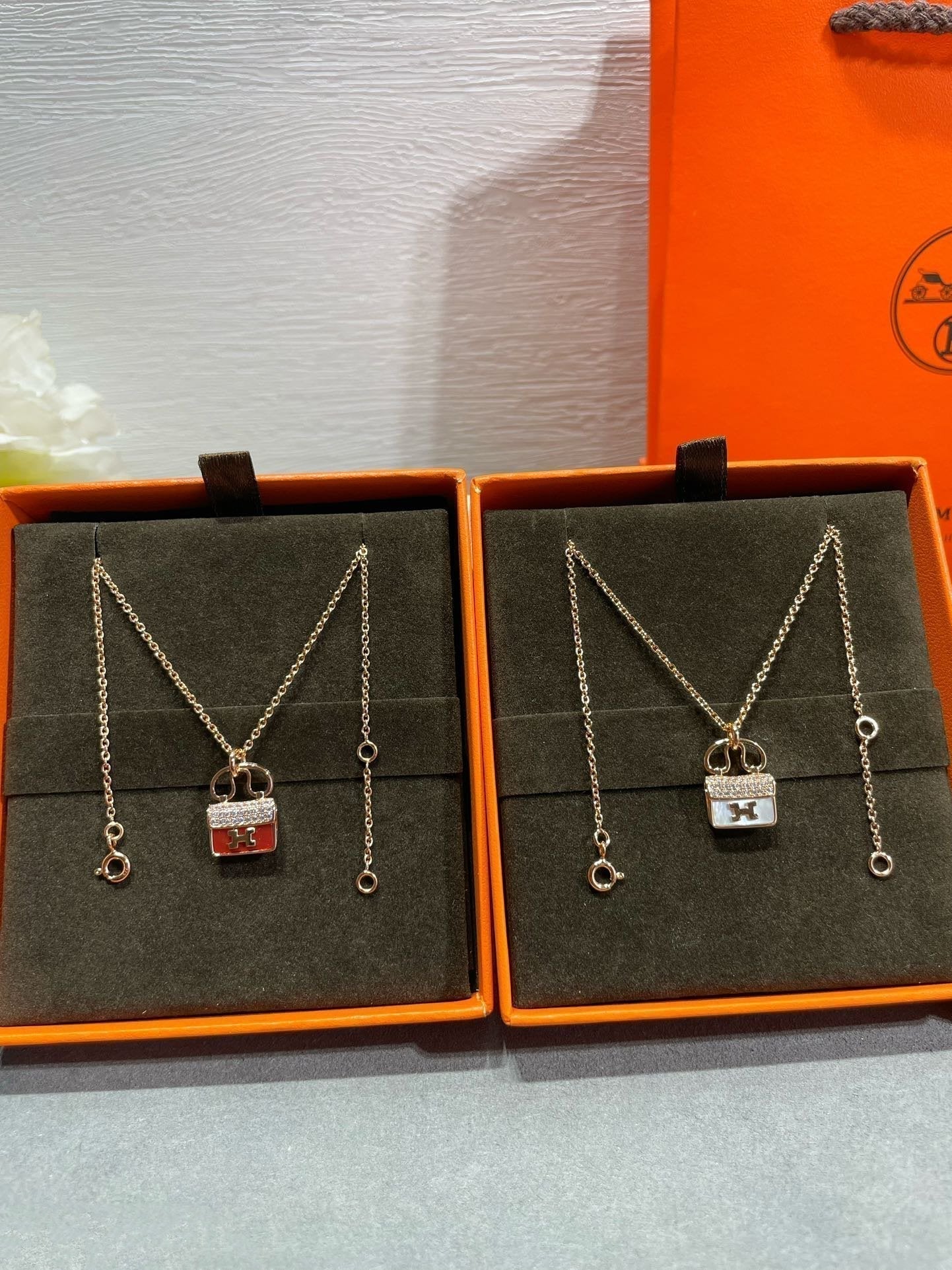 [ORA]H CIRCE MOISSANITE PENDANT NECKLACE GOLD