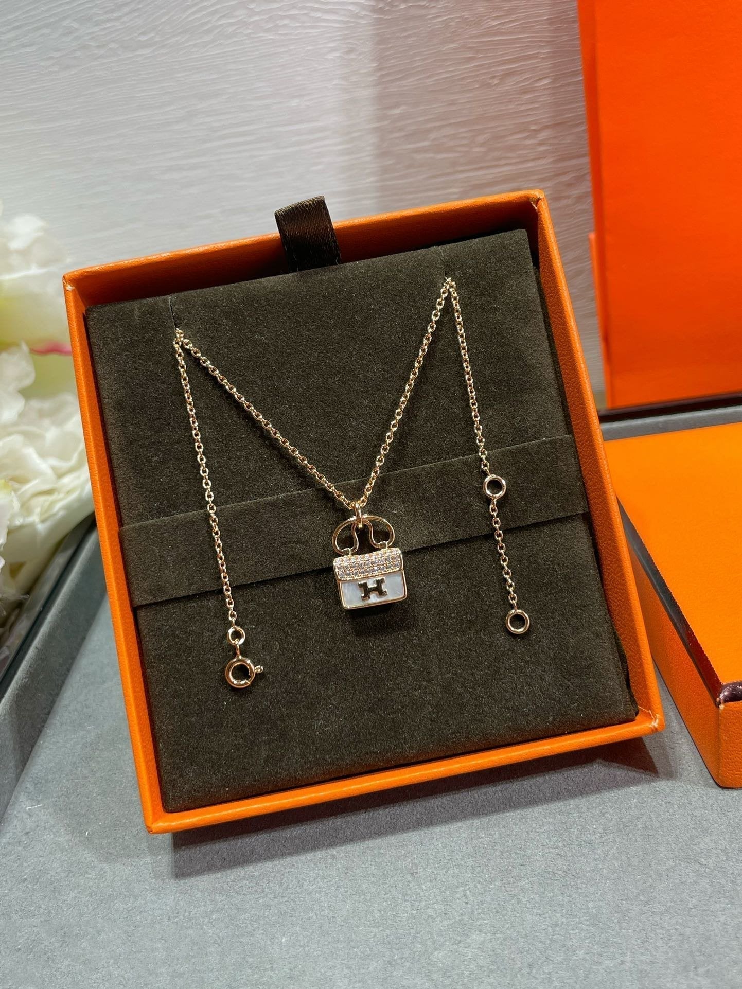 [ORA]H CIRCE MOISSANITE PENDANT NECKLACE GOLD