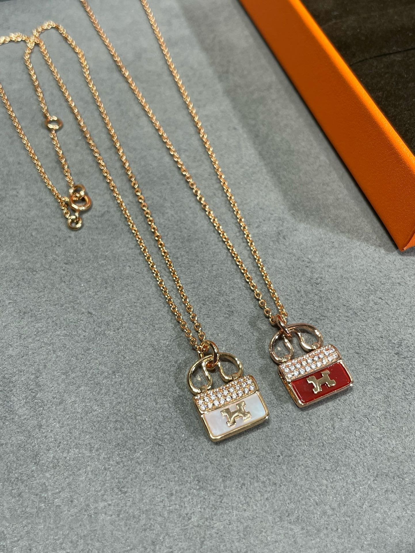 [ORA]H CIRCE MOISSANITE PENDANT NECKLACE GOLD