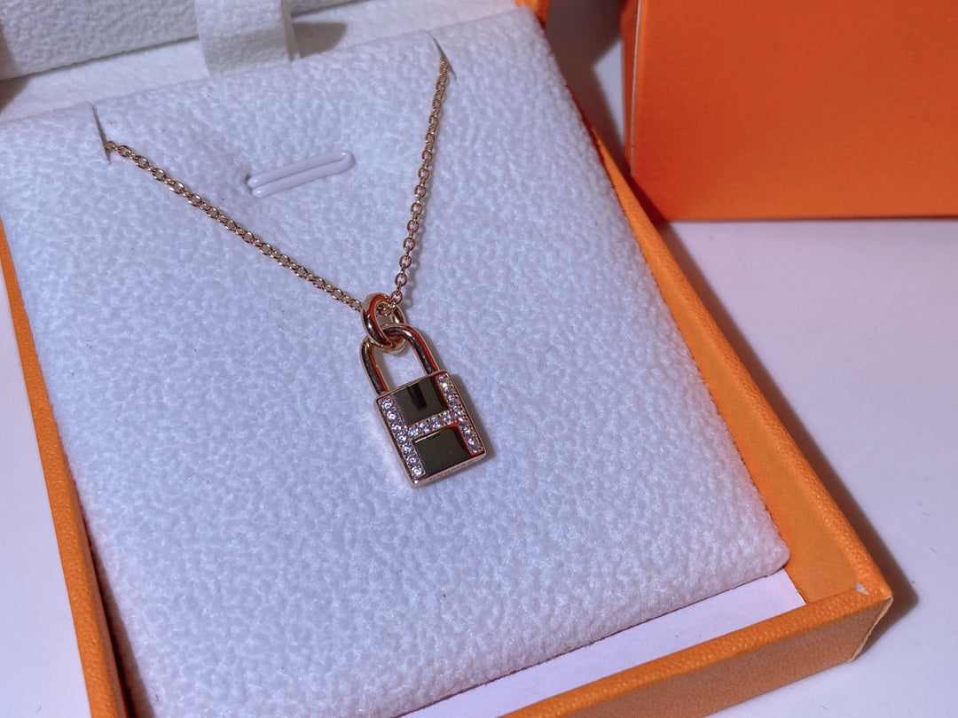 [ORA]HM ADVANCED NICHE LOCK HEAD NECKLACE DIAMONDS