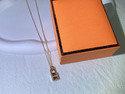 [ORA]HM ADVANCED NICHE LOCK HEAD NECKLACE DIAMONDS