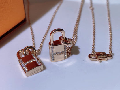 [ORA]HM ADVANCED NICHE LOCK HEAD NECKLACE DIAMONDS
