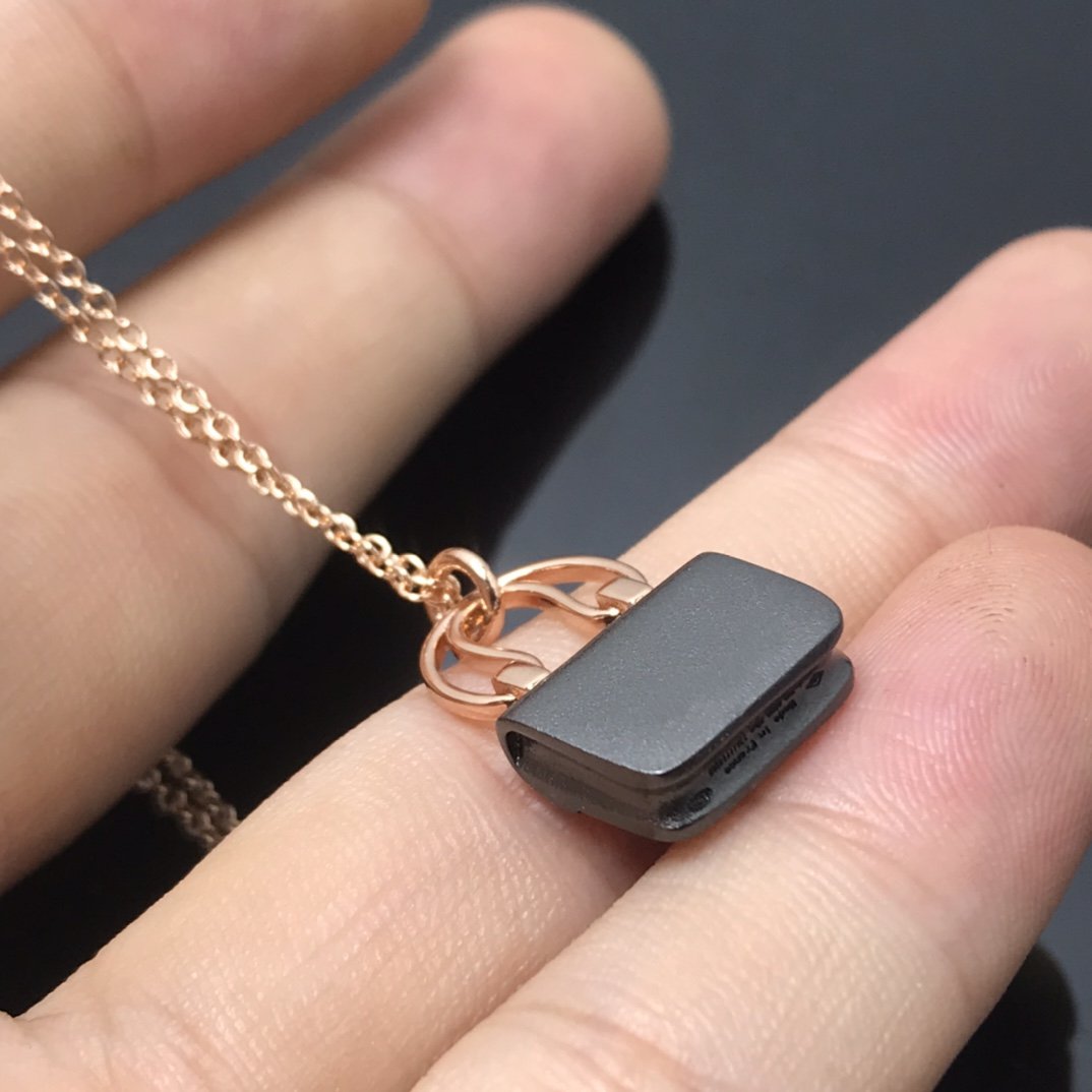[ORA]WOMEN'S HM AMULETTES CONSTANCE PENDANT NECKLACE