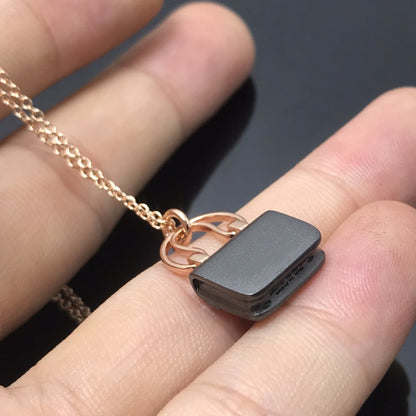 [ORA]WOMEN'S HM AMULETTES CONSTANCE PENDANT NECKLACE