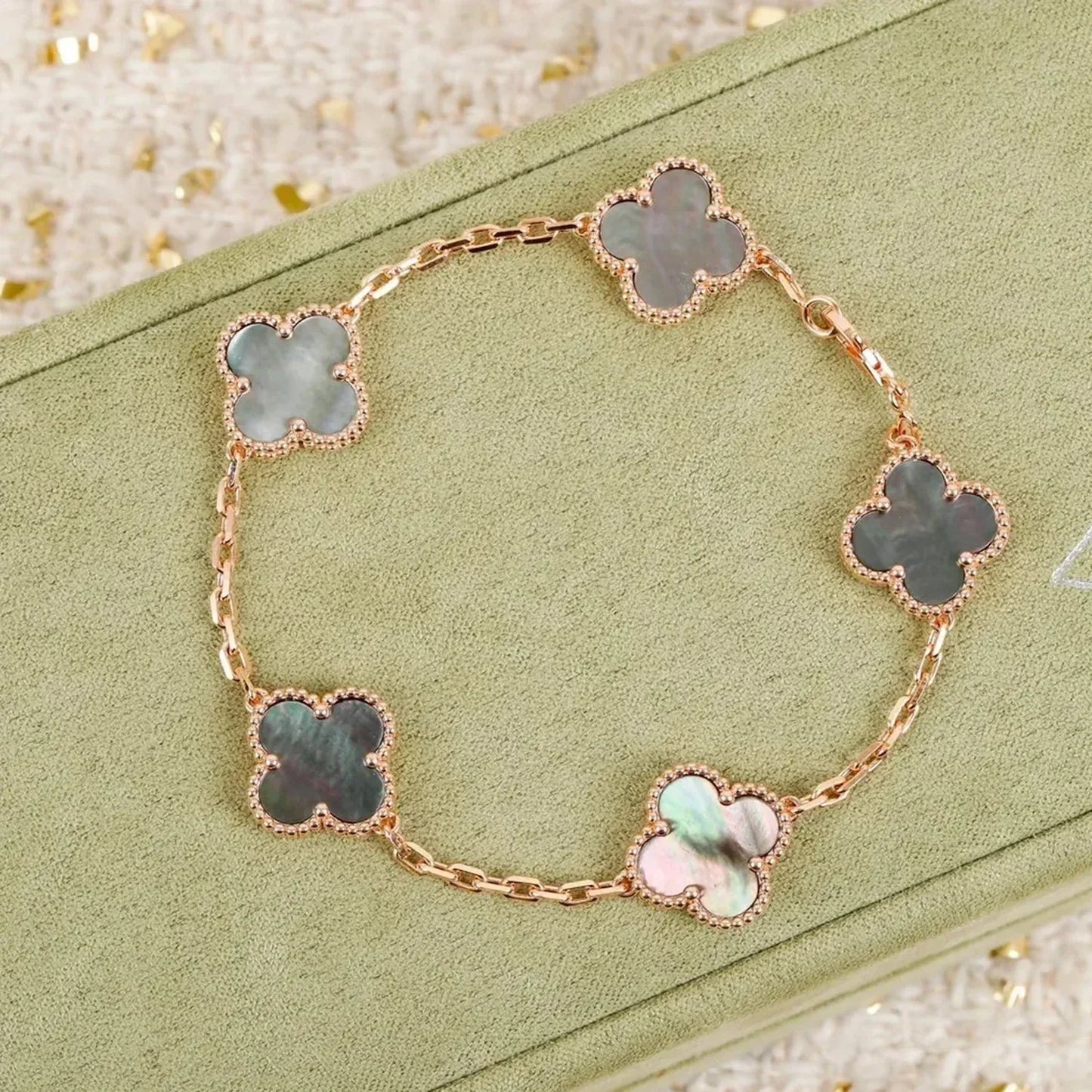[ORA] CLOVER 5 MOTIF GRAY MOP BRACELET COLLECTION