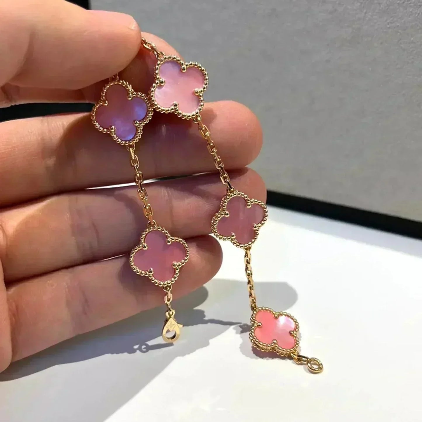 [ORA] CLOVER 5 MOTIFS  PINK MOP BRACELET COLLECTION