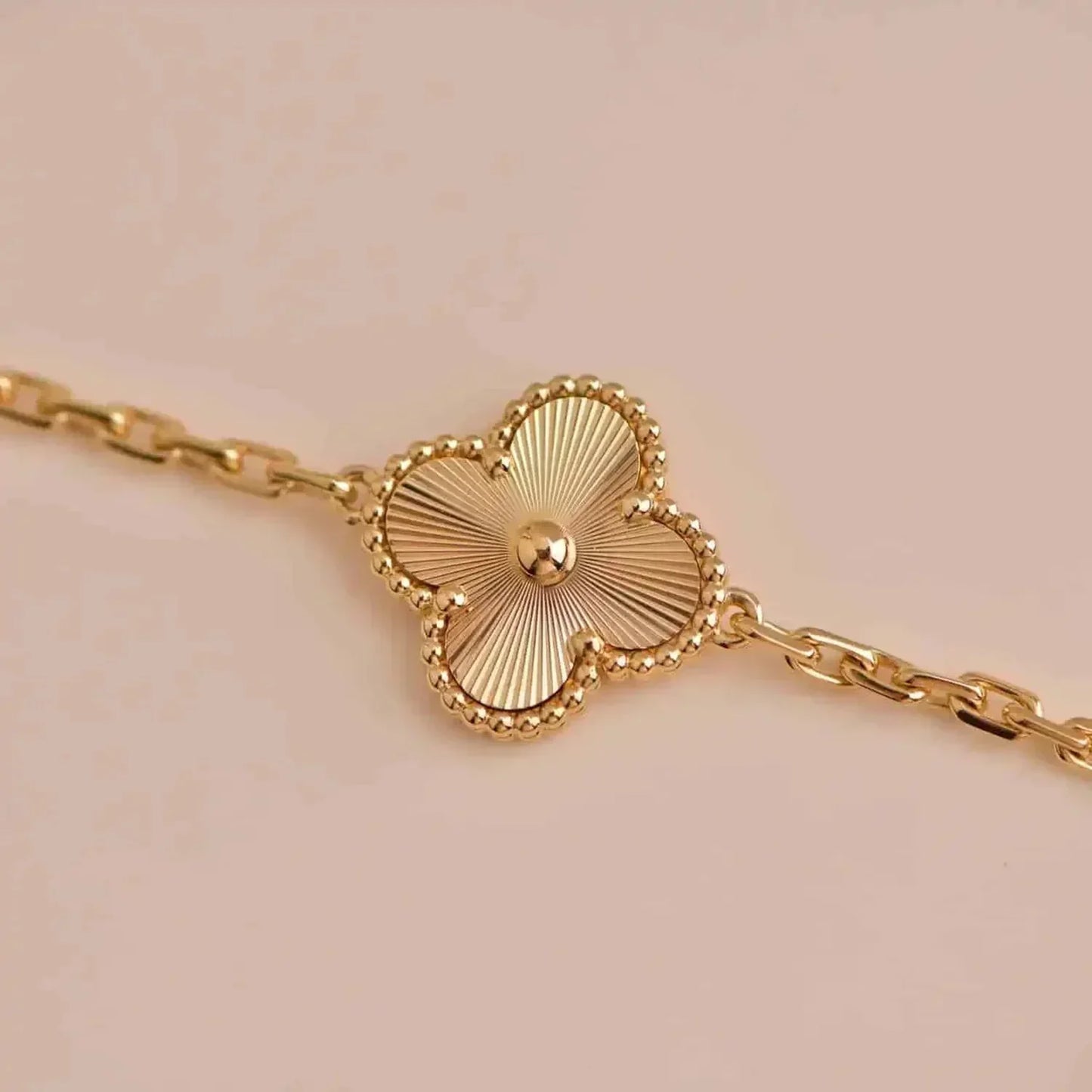[ORA] CLOVER 5 MOTIF LASER BRACELET COLLECTION