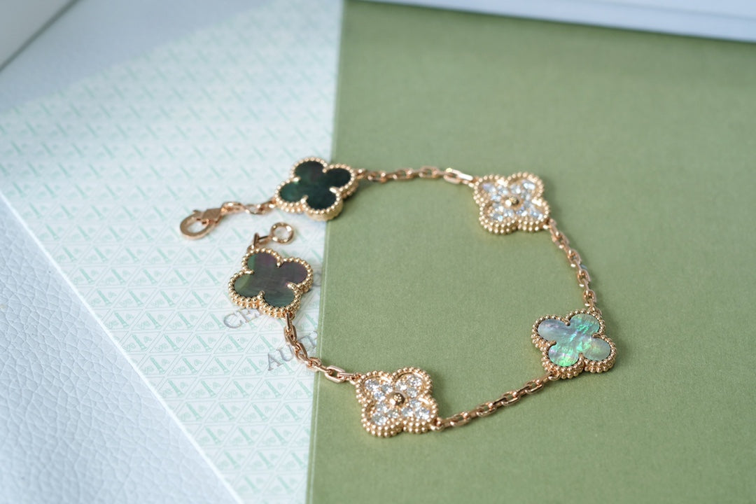 [ORA] CLOVER 5 MOTIF GRAY MOP BRACELET COLLECTION