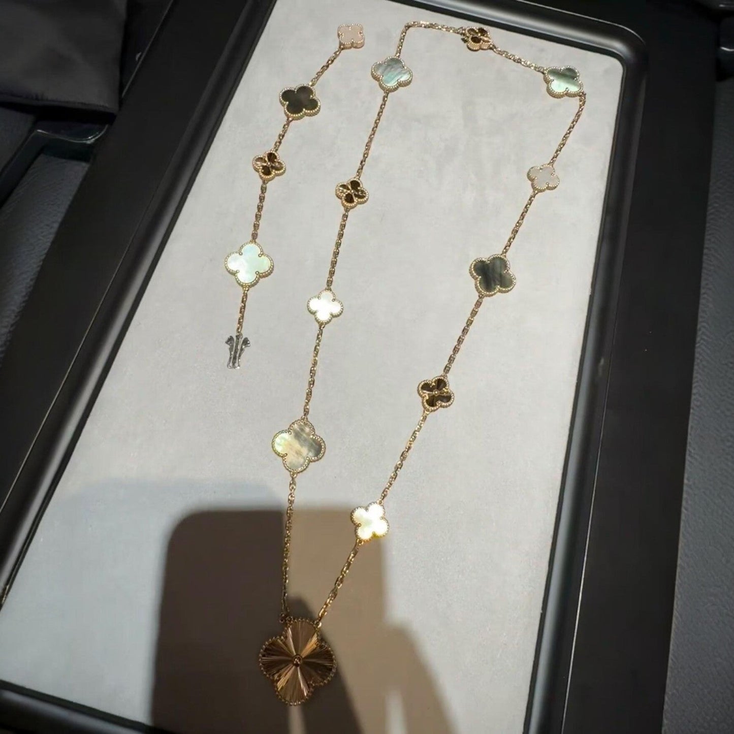 [ORA]DETACHABLE CLOVER 15(11+4) FLOWER ROSE GOLD NECKLACE SET