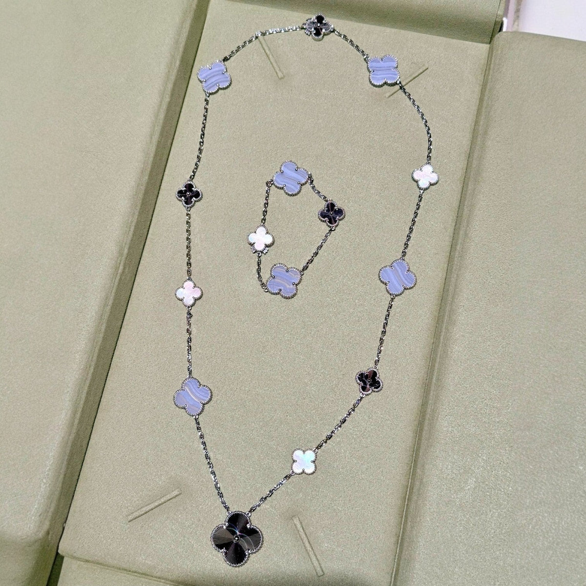 [ORA]DETACHABLE CLOVER 15(11+4) FLOWER SILVER NECKLACE SET