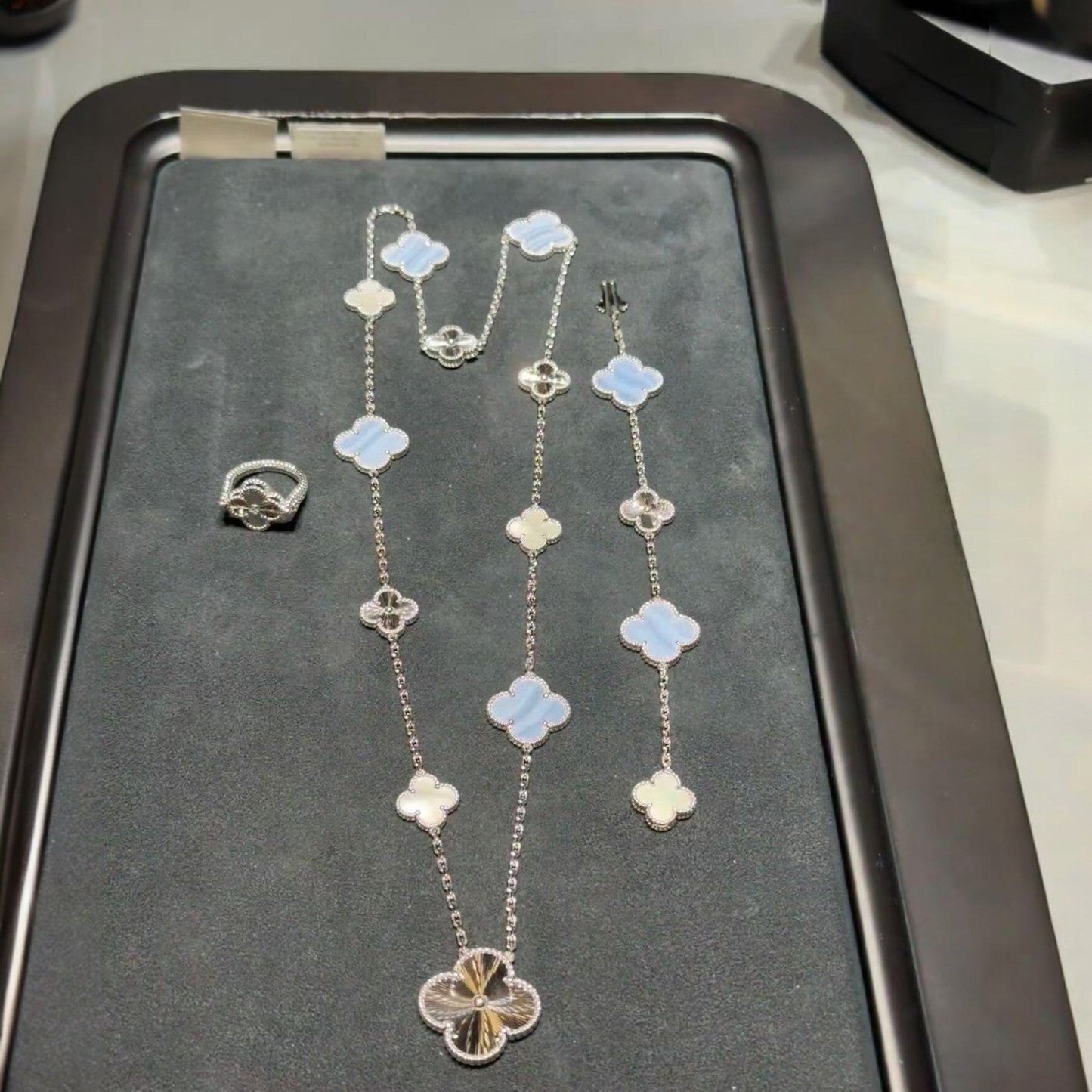 [ORA]DETACHABLE CLOVER 15(11+4) FLOWER SILVER NECKLACE SET