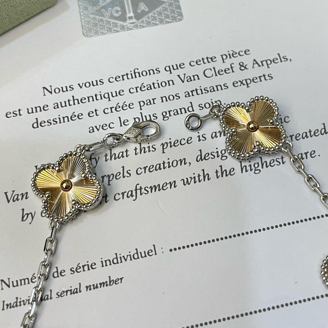 [ORA]CLOVER  5 MOTIFS  CHRISTMAS LIMITED EDITION BRACELET