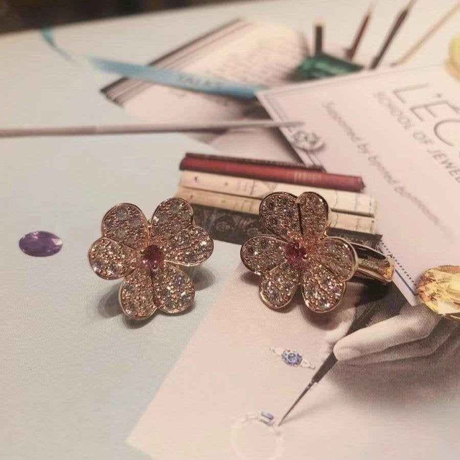 [ORA]FRIVOLE PINK GOLD FLOWER DIAMOND EARRINGS