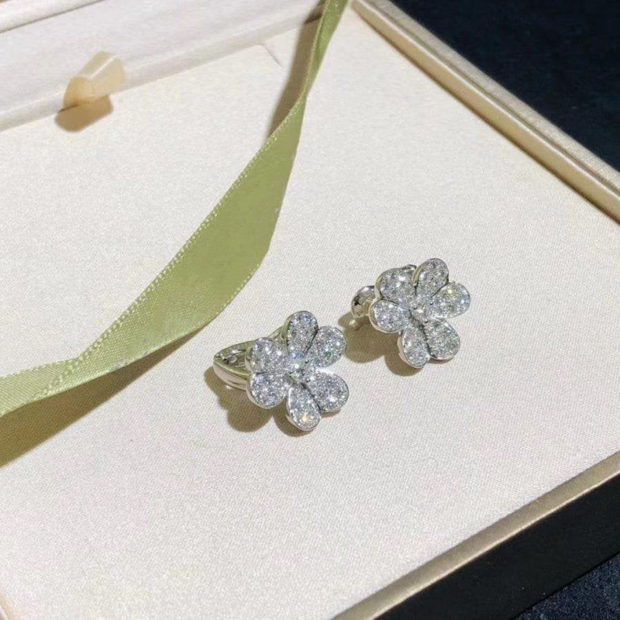 [ORA]FRIVOLE SILVER FLOWER DIAMOND EARRINGS