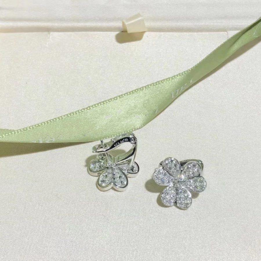 [ORA]FRIVOLE SILVER FLOWER DIAMOND EARRINGS