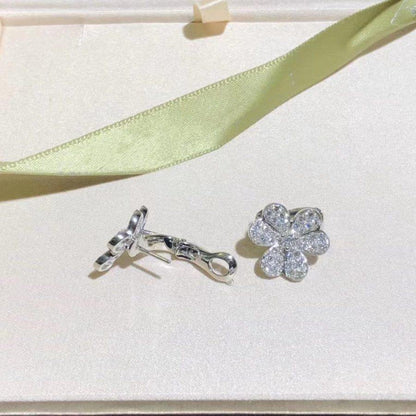 [ORA]FRIVOLE SILVER FLOWER DIAMOND EARRINGS